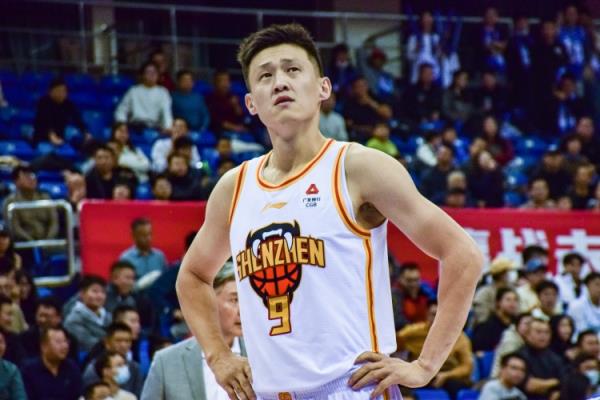 教練教你打籃球！周鵬13中10砍24分&生涯總得分升歷史第十三！