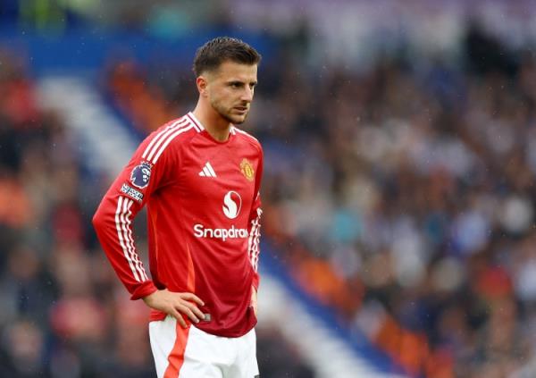 曼聯(lián)最水7號??芒特6420萬加盟1年半1球1助，首發(fā)踢13分鐘又傷了